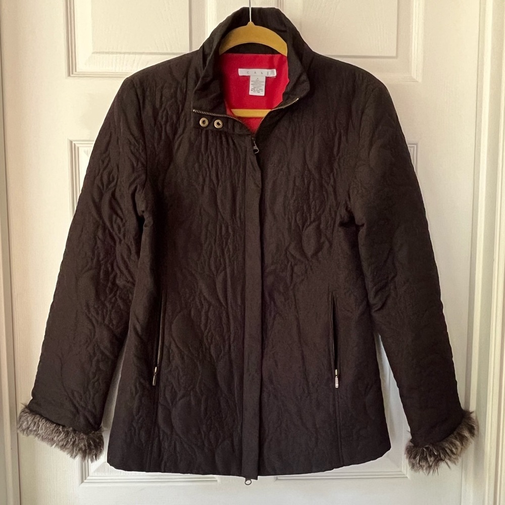 CAbi Plaza Thin Quilted Large Black Coat Faux Fur Trim Zip Up Jacket Sty…
